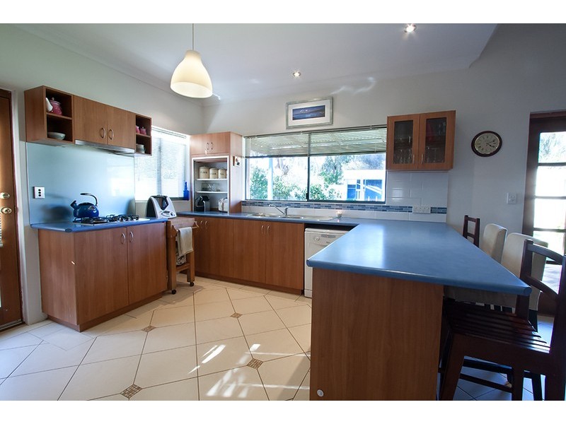 10 Mona Avenue, Beckenham WA 6107