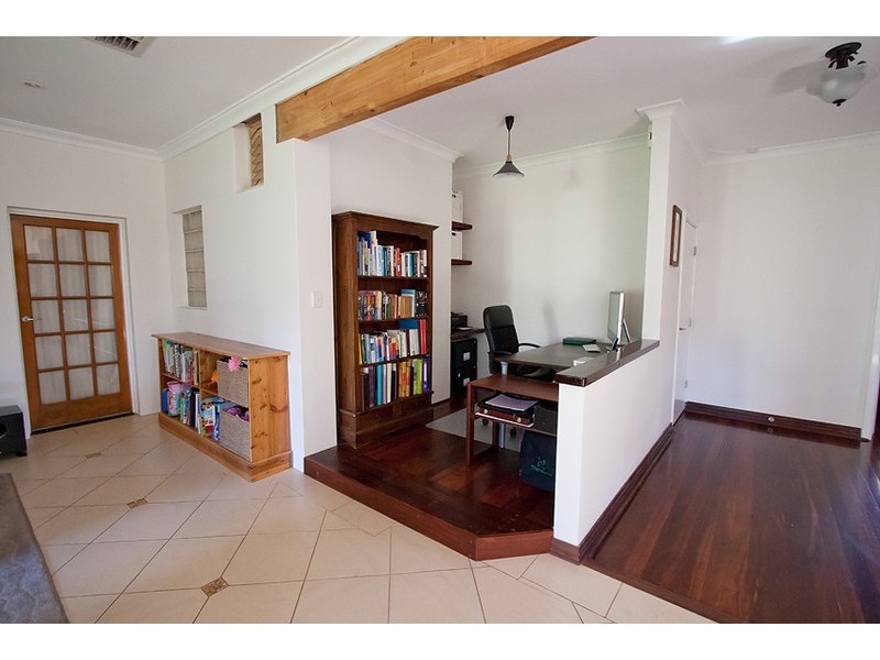 10 Mona Avenue, Beckenham WA 6107