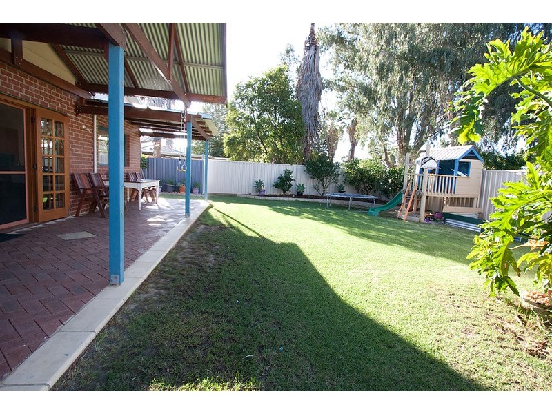 10 Mona Avenue, Beckenham WA 6107