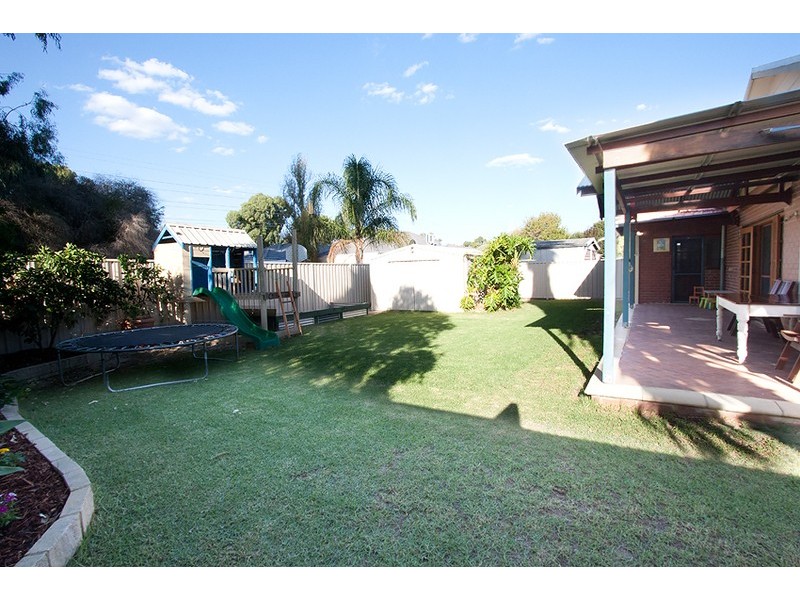 10 Mona Avenue, Beckenham WA 6107