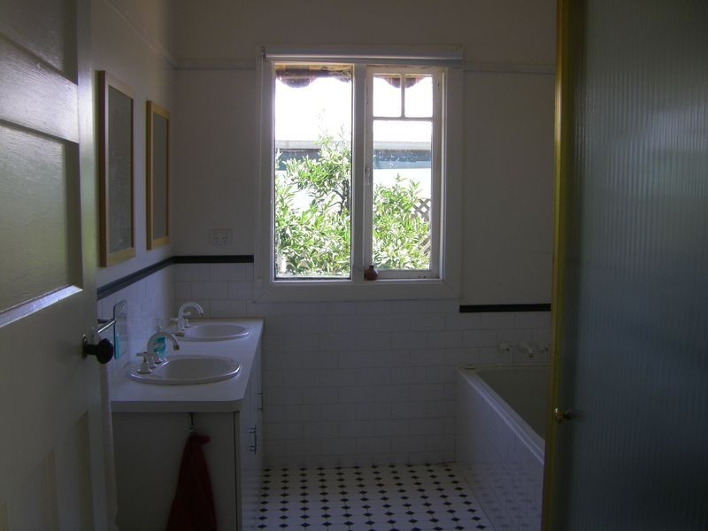 13 Stickland St, Wongan Hills WA 6603