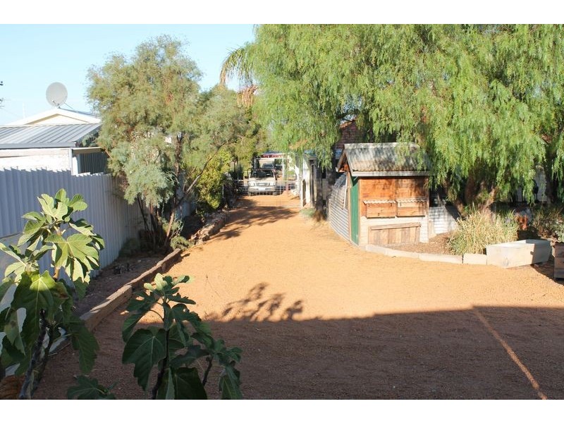 13 Stickland St, Wongan Hills WA 6603