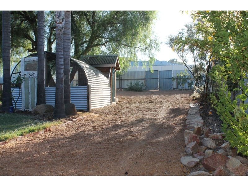 13 Stickland St, Wongan Hills WA 6603