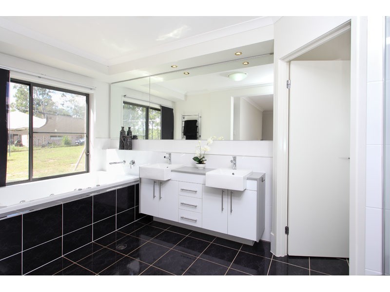 198-202  Spinebill Drive, Greenbank QLD 4124