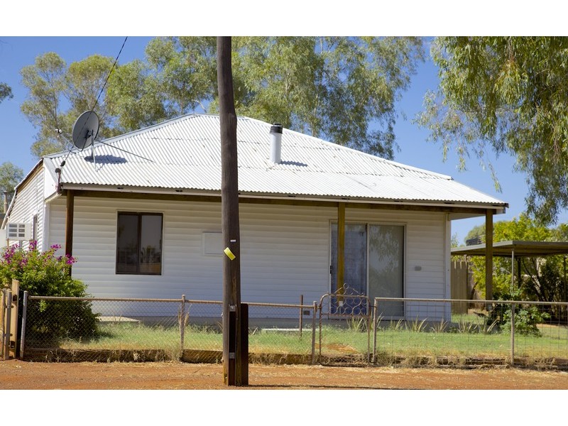 83 Hill St, Meekatharra WA 6642