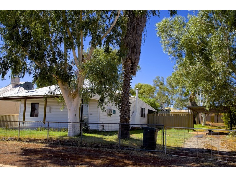 83 Hill St, Meekatharra WA 6642