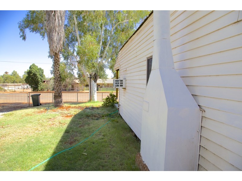 83 Hill St, Meekatharra WA 6642