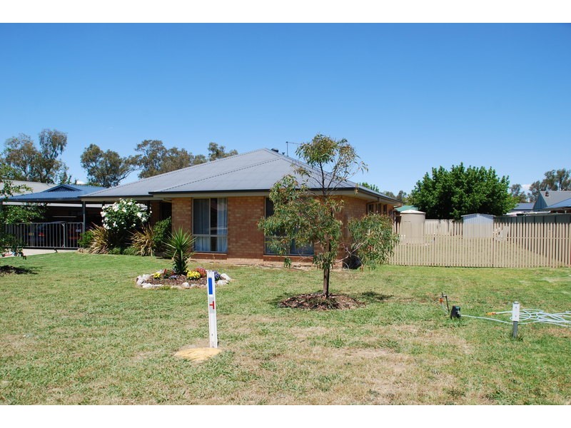 85 Adams st, Jindera NSW 2642