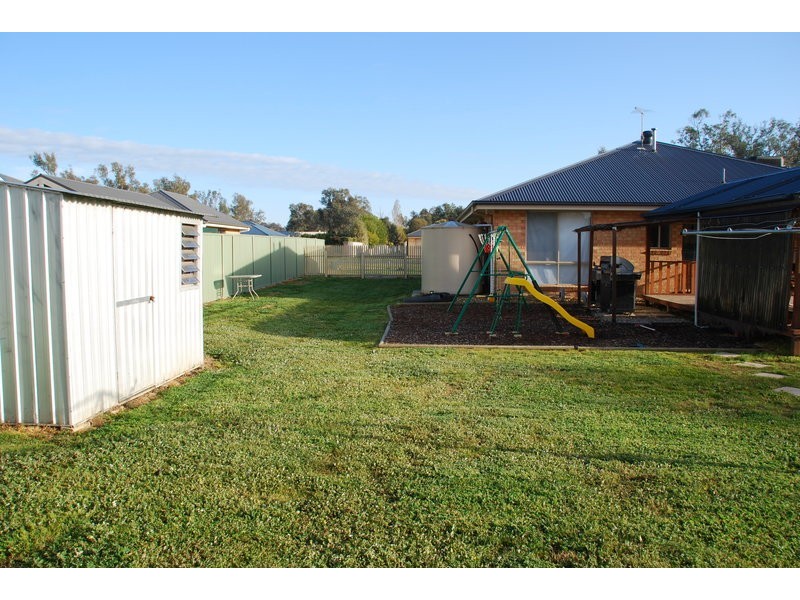 85 Adams st, Jindera NSW 2642