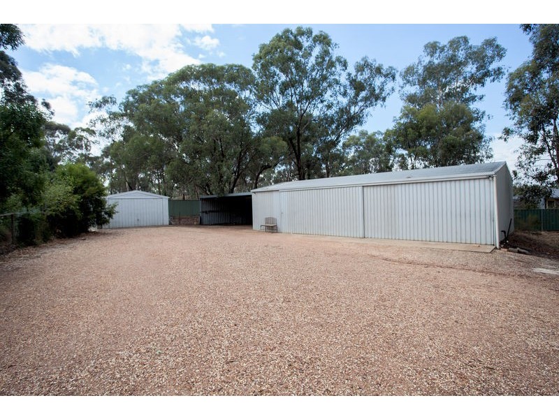 11 Evans St, Eaglehawk VIC 3556