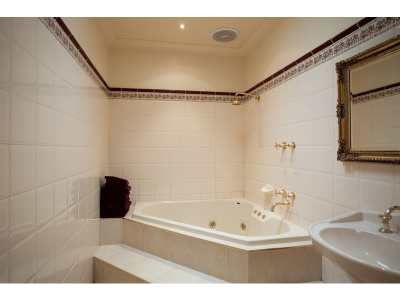 11 Evans St, Eaglehawk VIC 3556