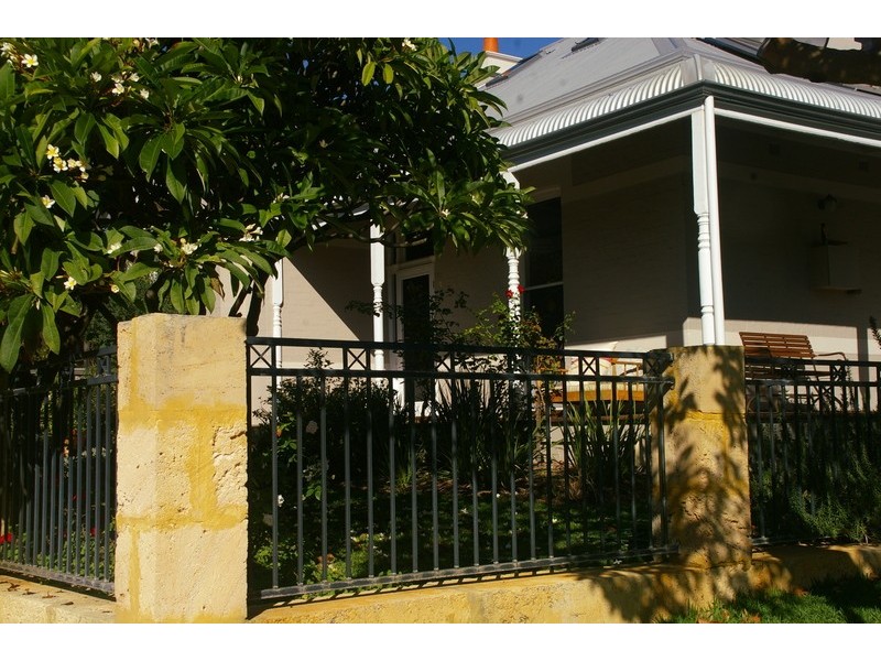 18 Central Ave, Swanbourne WA 6010