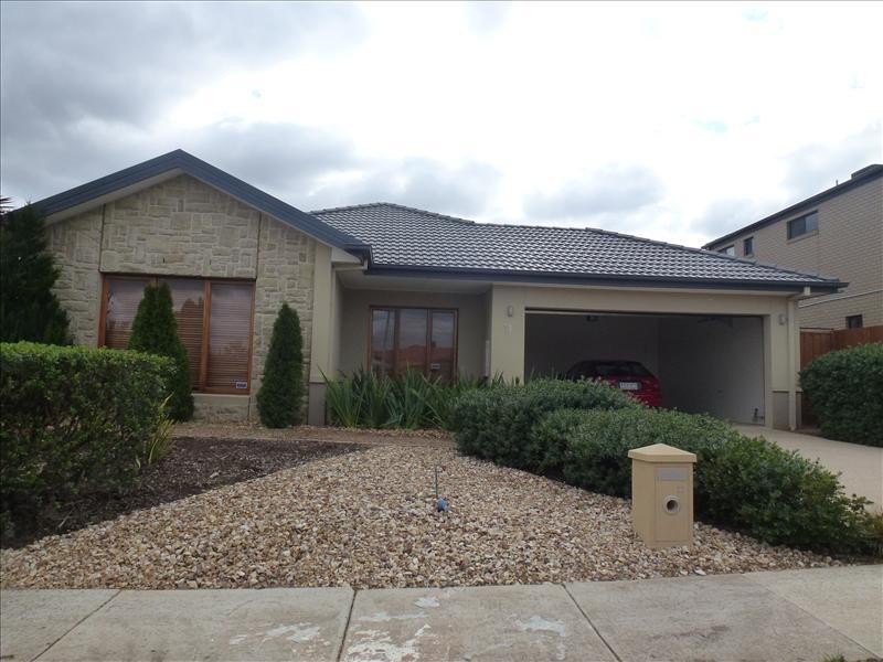 11 Kirribilli Boulevard, Taylors Hill VIC 3037