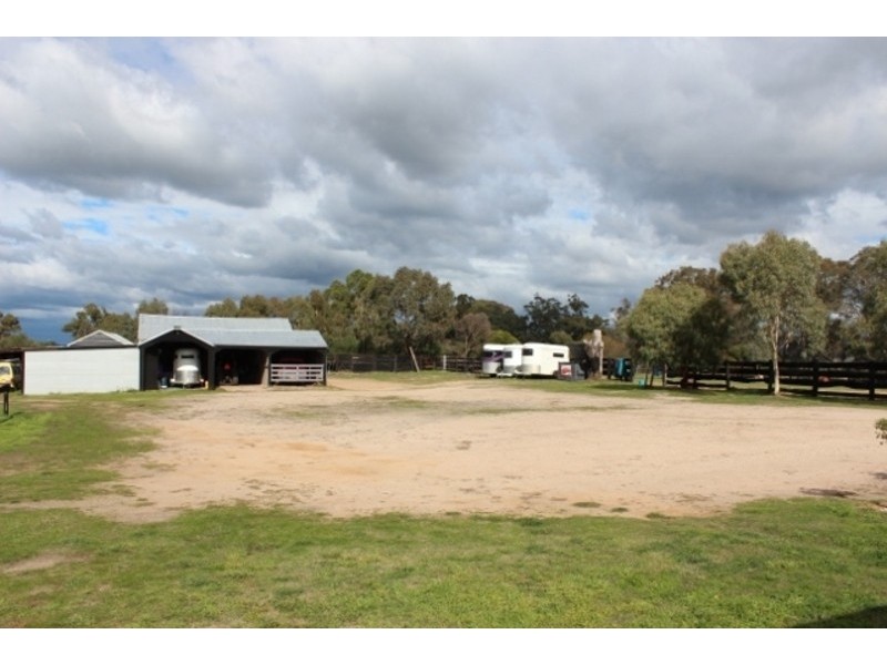 178 Chellews Rd, Harcourt North VIC 3453