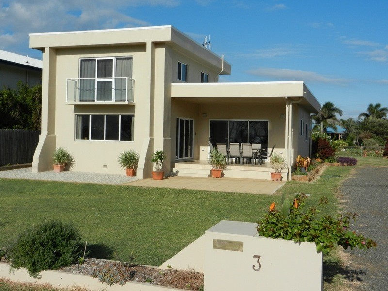 3 Sea Esplanade, Burnett Heads QLD 4670