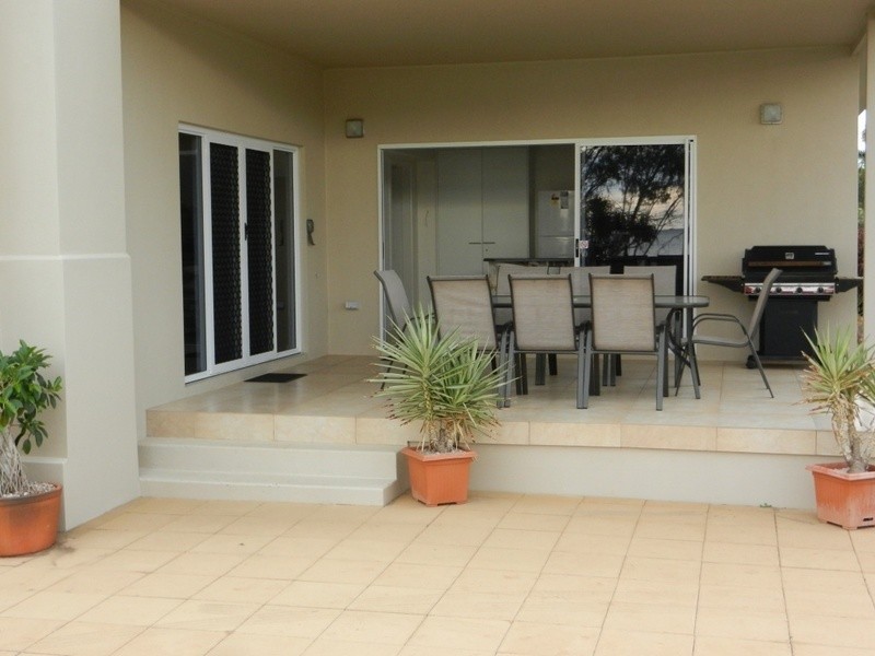 3 Sea Esplanade, Burnett Heads QLD 4670