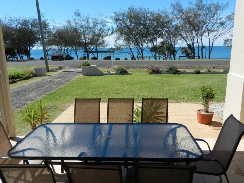 3 Sea Esplanade, Burnett Heads QLD 4670