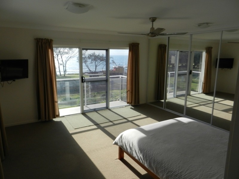 3 Sea Esplanade, Burnett Heads QLD 4670