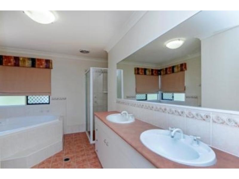 5  Coogara Court, Brookwater QLD 4300