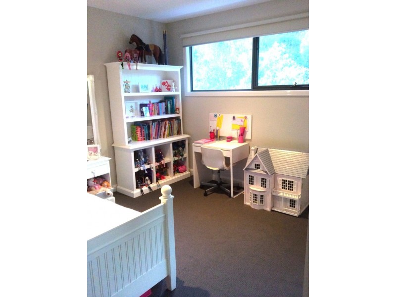 2/3 Willis St, Greensborough VIC 3088