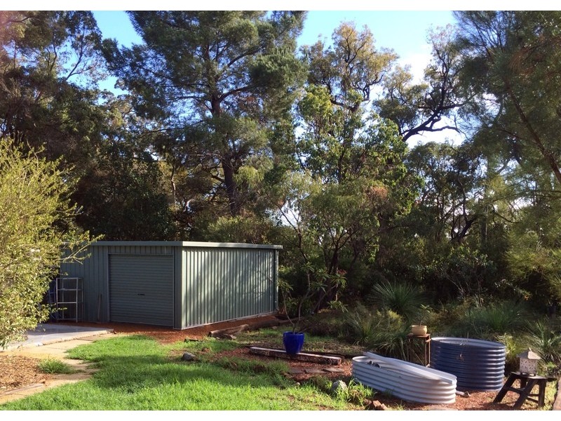 17 Landers Road, Lesmurdie WA 6076
