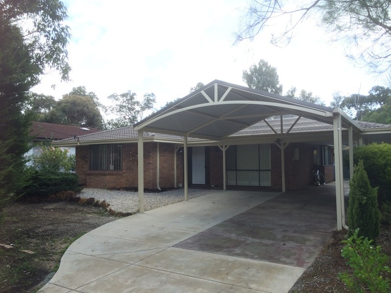 17 Landers Road, Lesmurdie WA 6076