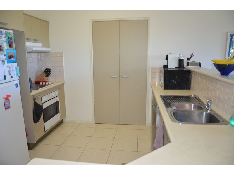 18 Annette St, Dundowran Beach QLD 4655