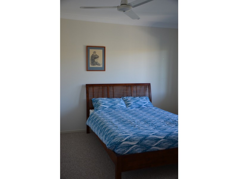 18 Annette St, Dundowran Beach QLD 4655