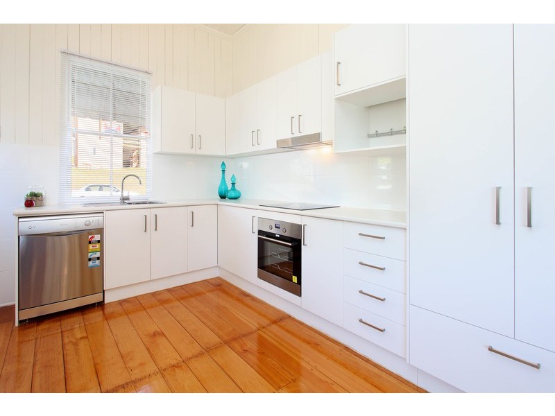 38 Clara St, Wynnum QLD 4178