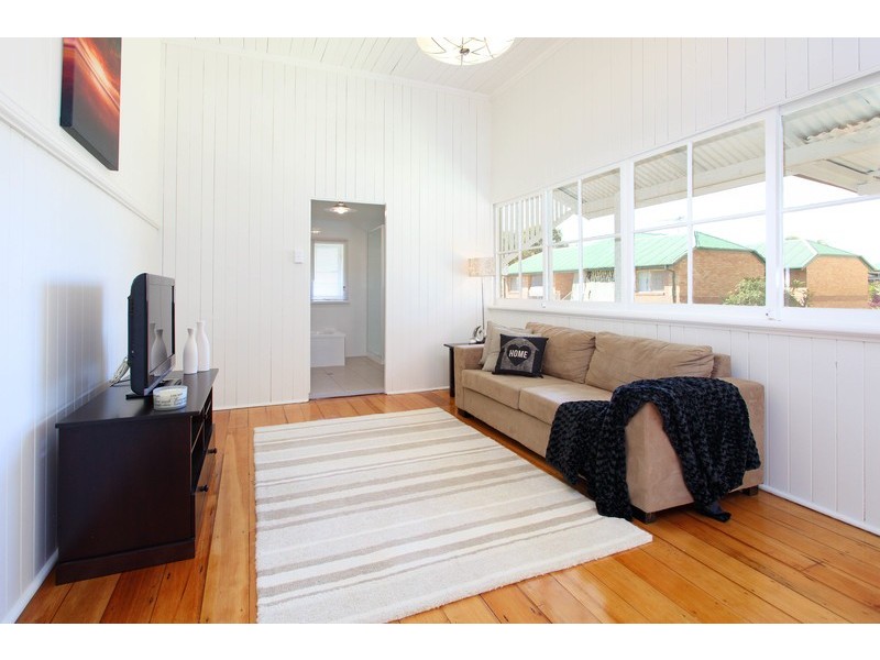 38 Clara St, Wynnum QLD 4178