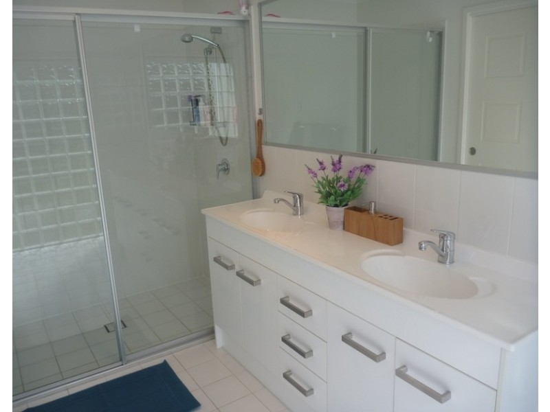 6-8 Borrowdale Court, Mundoolun QLD 4285