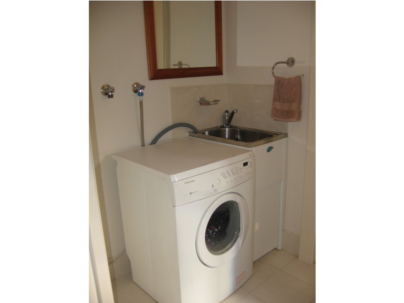 2/31 Pangarinda Place, Mooloolaba QLD 4557