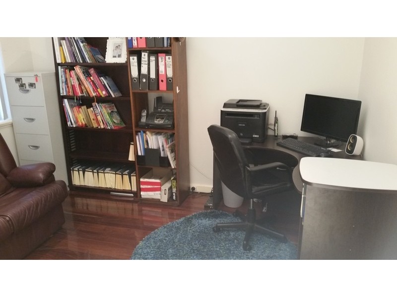 197 Wharf St, Queens Park WA 6107