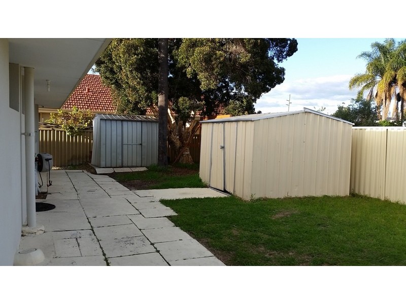 197 Wharf St, Queens Park WA 6107