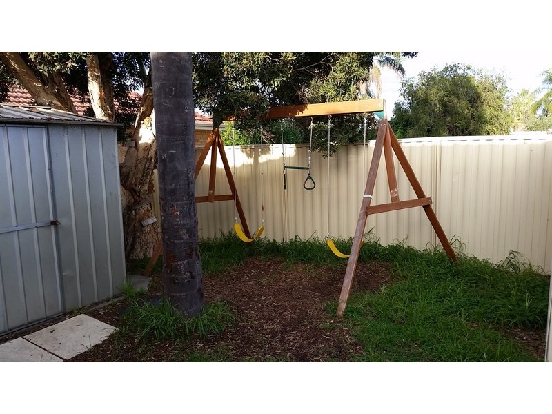 197 Wharf St, Queens Park WA 6107