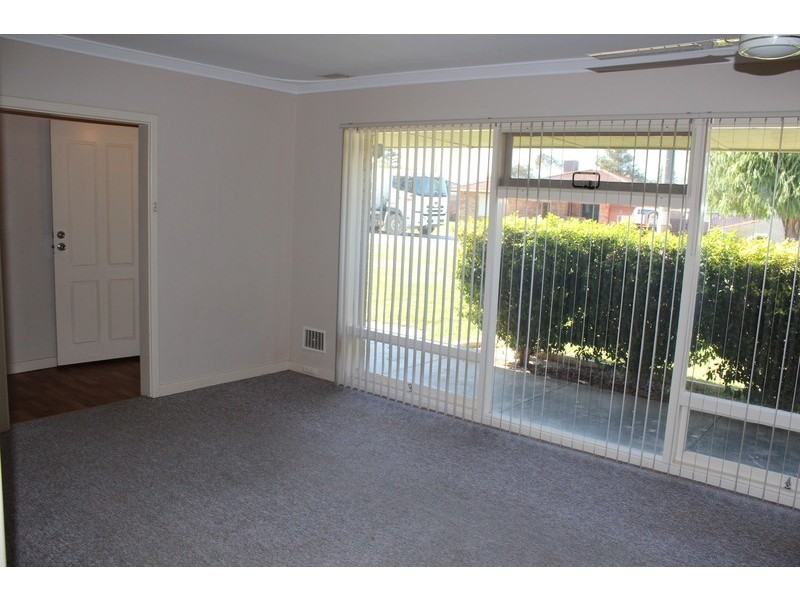 40 Fawdon St, Safety Bay WA 6169