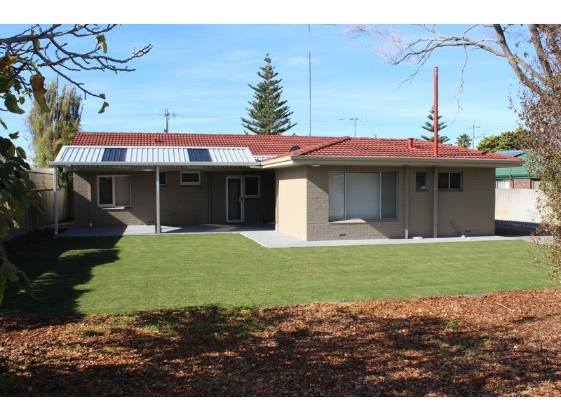 40 Fawdon St, Safety Bay WA 6169