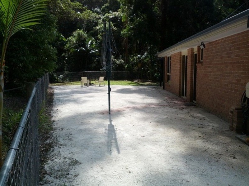 12 BREYNIA CT, Elanora QLD 4221