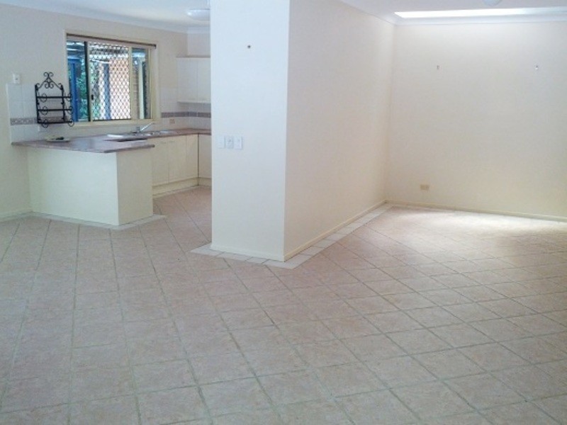 12 BREYNIA CT, Elanora QLD 4221