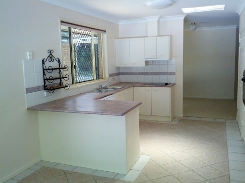 12 BREYNIA CT, Elanora QLD 4221