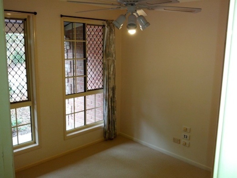 12 BREYNIA CT, Elanora QLD 4221