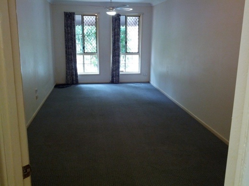 12 BREYNIA CT, Elanora QLD 4221