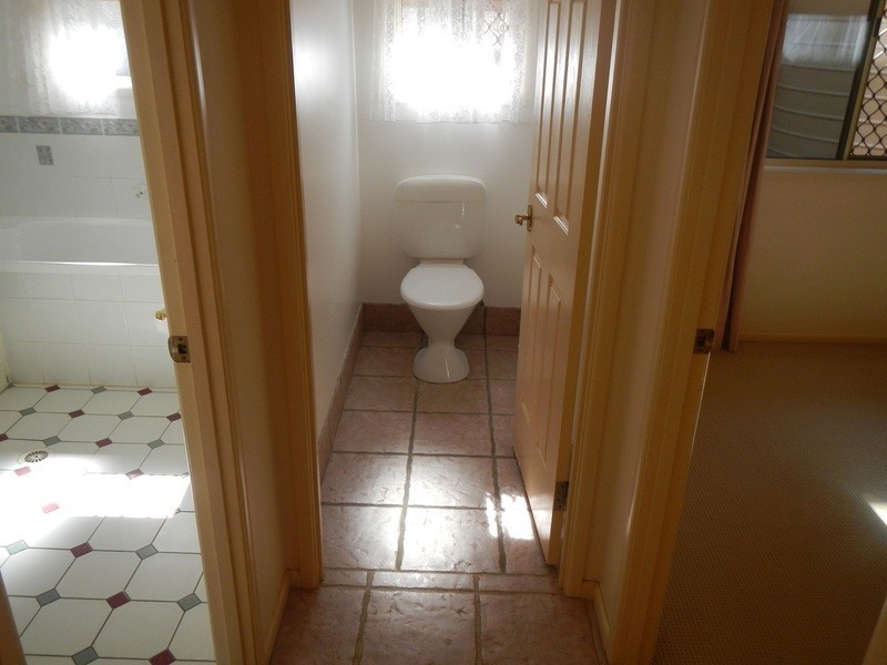 12 BREYNIA CT, Elanora QLD 4221