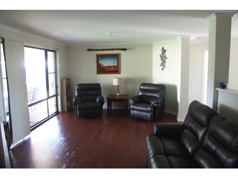 41 Murray St, Oakey QLD 4401