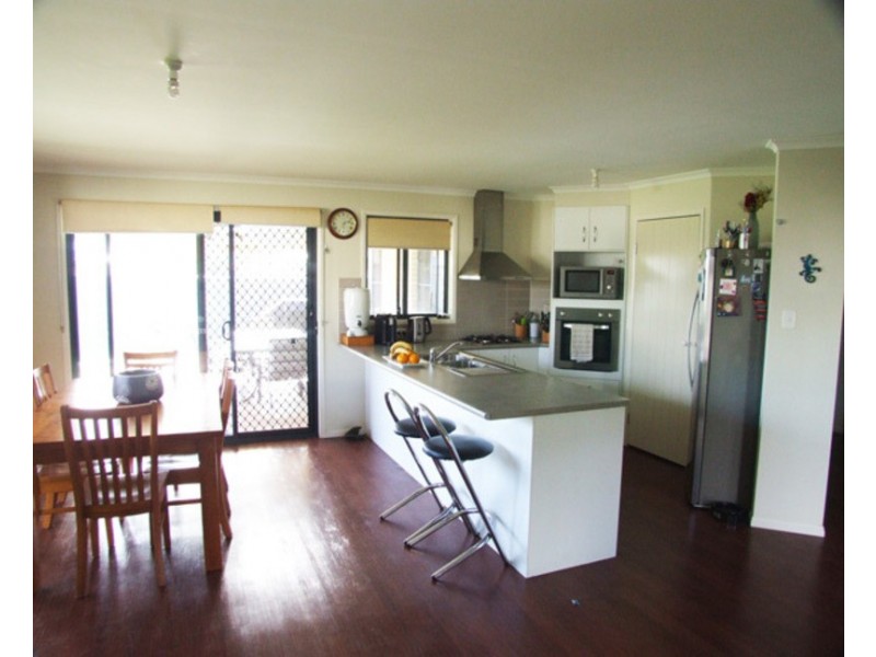 41 Murray St, Oakey QLD 4401