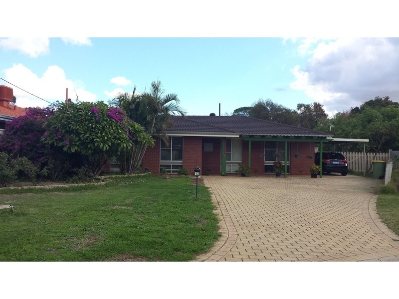 12 Ross Place, Thornlie WA 6108