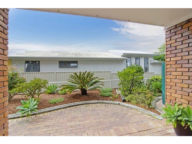 2/11 Fourteenth Ave, Palm Beach QLD 4221