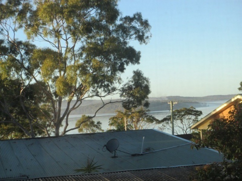 8 Winbin Cres, Gwandalan NSW 2259