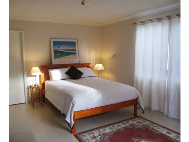8 Winbin Cres, Gwandalan NSW 2259