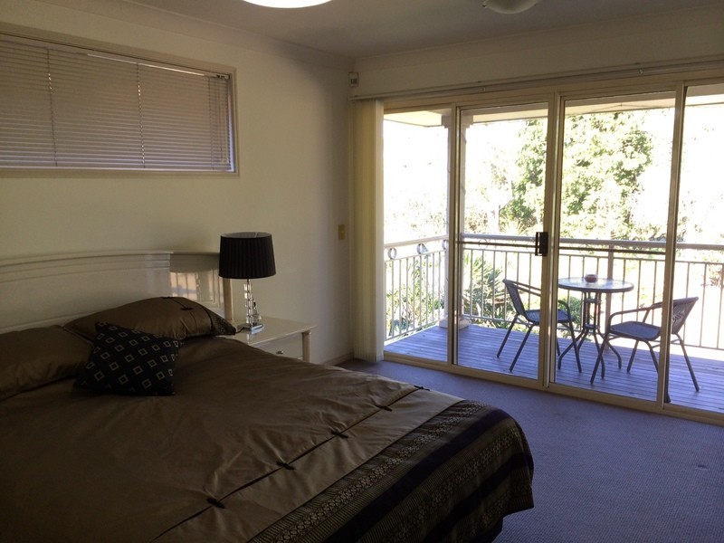 8113 Magnolia Gardens Court, Hope Island QLD 4212